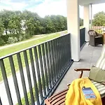 Beach Villa Zingst 아파트 *